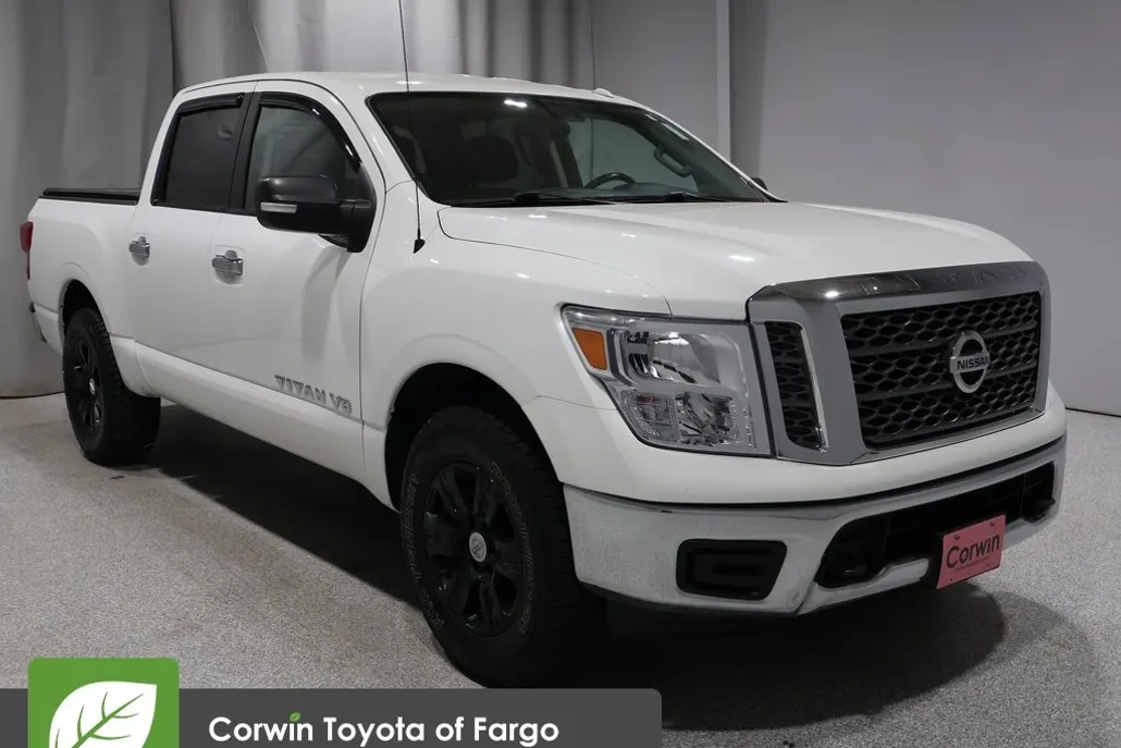 2018 Nissan Titan SV photo 1