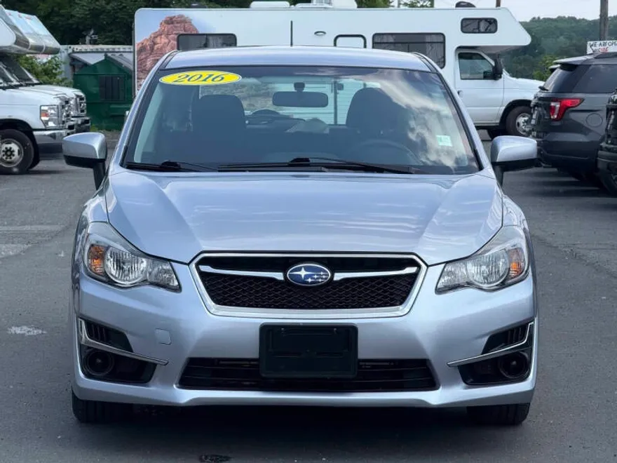 2016 Subaru Impreza 2.0i Premium photo 1