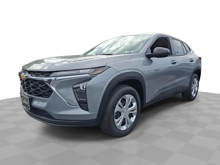 2024 Chevrolet Trax LS photo 1