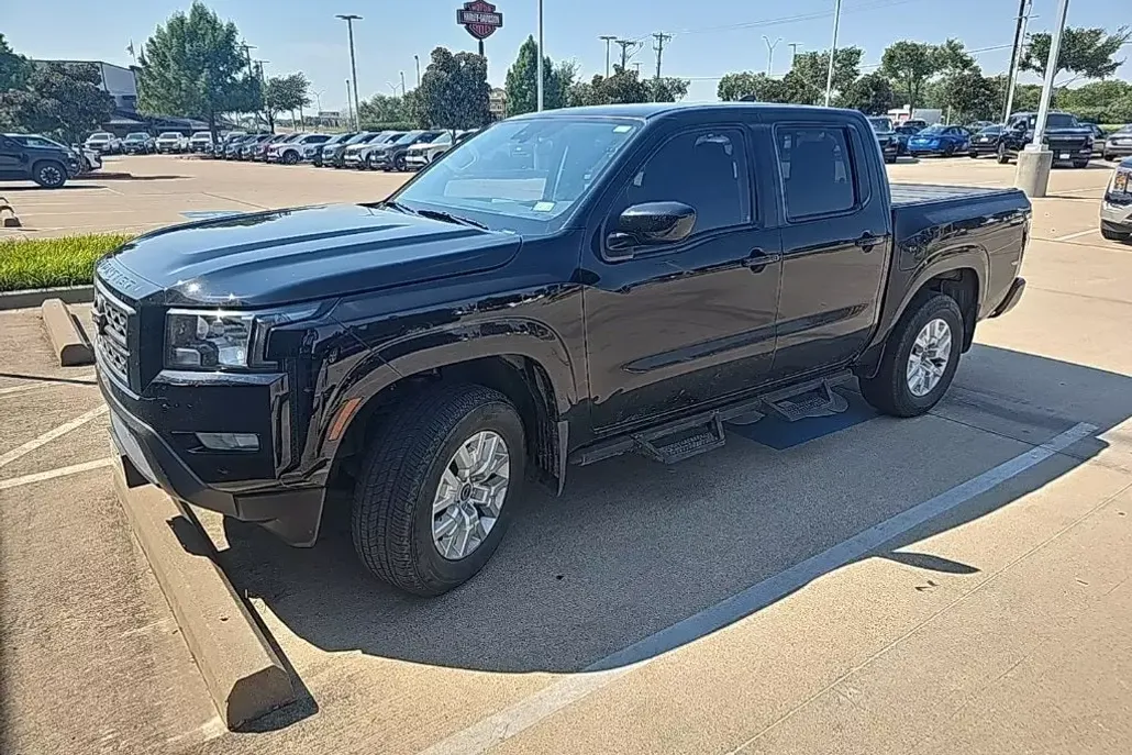 2023 Nissan Frontier SV photo 1