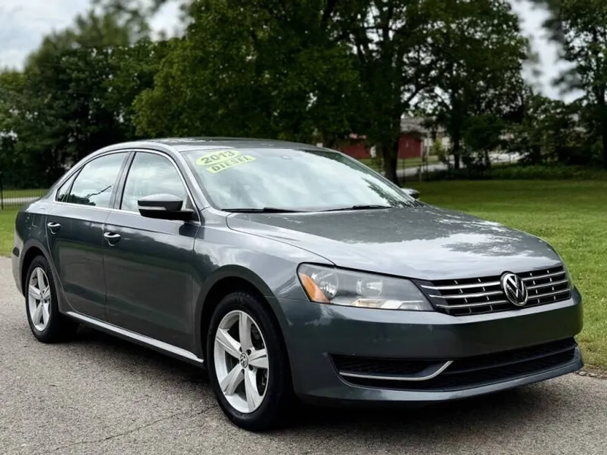2013 Volkswagen Passat SE photo 1