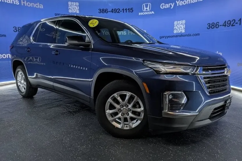 2022 Chevrolet Traverse LS photo 1