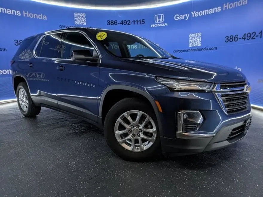 2022 Chevrolet Traverse LS photo 1