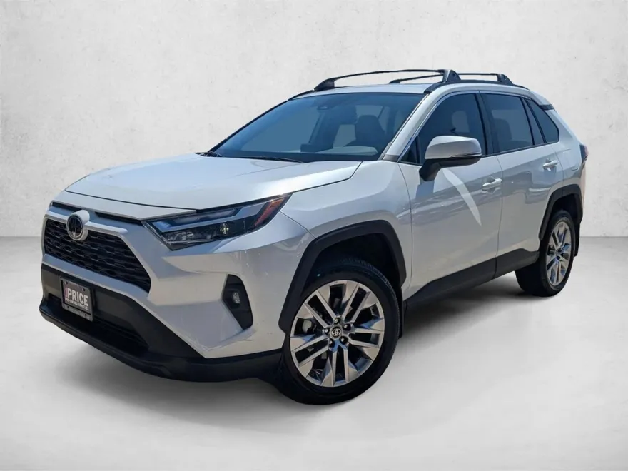 2024 Toyota RAV4 XLE Premium photo 1