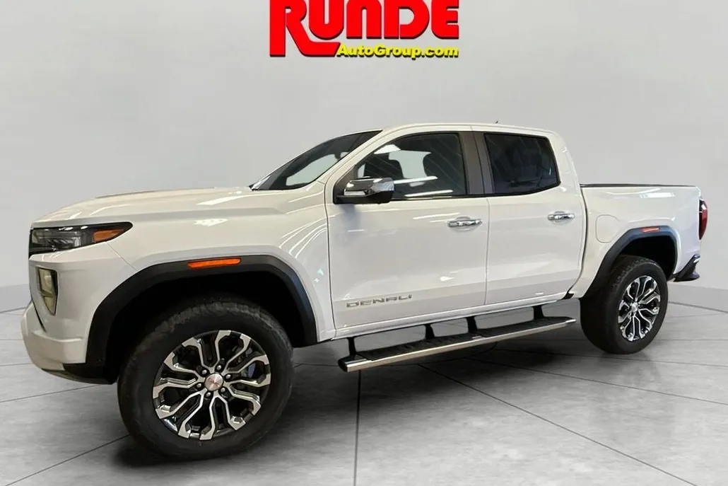 2026 Gmc Canyon Denali photo 1