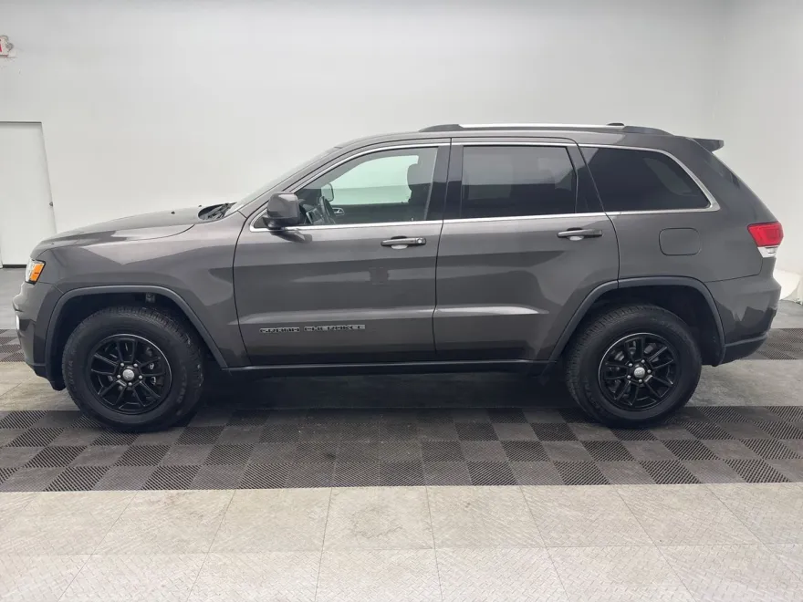 2019 Jeep Grand Cherokee Laredo E photo 1