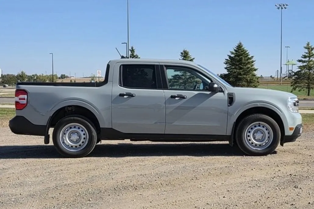 2024 Ford Maverick XL photo 1