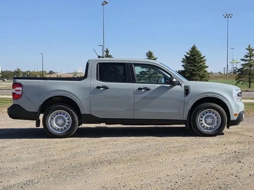 2024 Ford Maverick XL photo 1