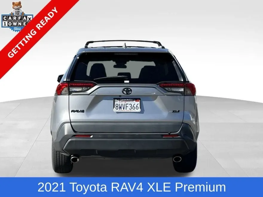 2021 Toyota RAV4 XLE Premium photo 1