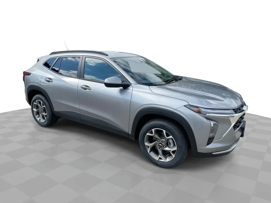 2025 Chevrolet Trax LT photo 1