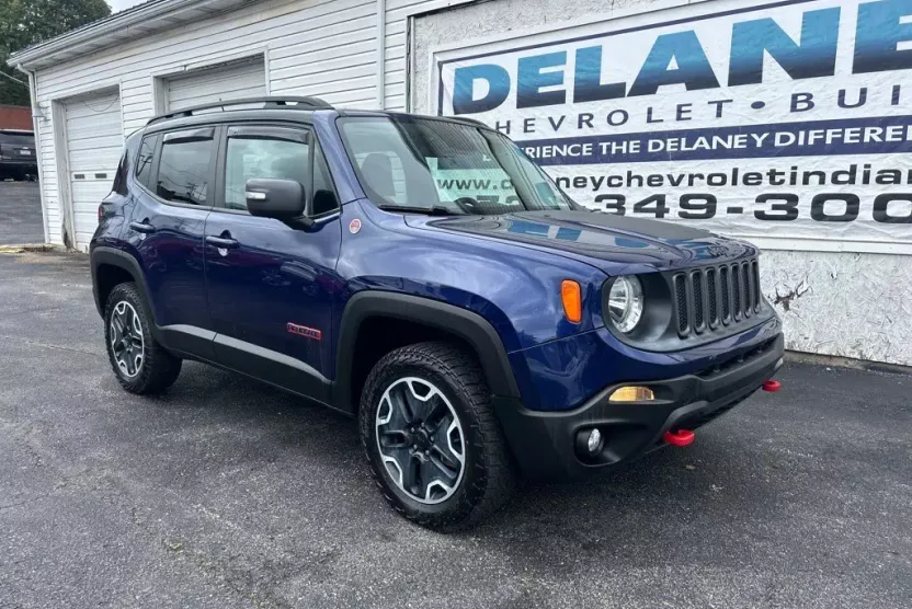 2016 Jeep Renegade Trailhawk photo 1