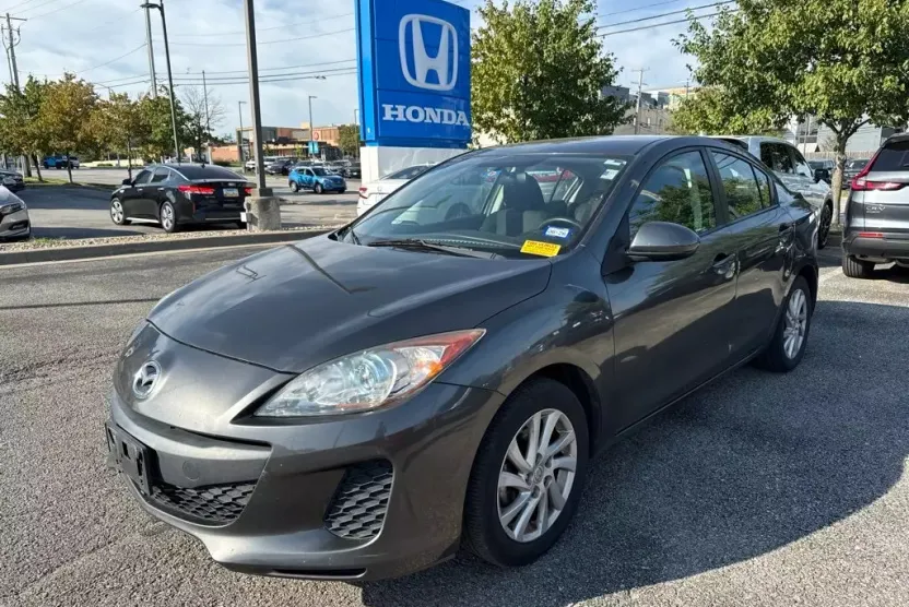 2012 Mazda Mazda3 Touring photo 1