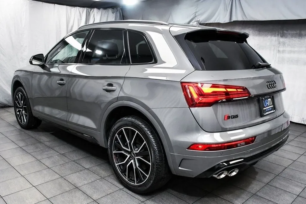 2024 Audi SQ5 Premium Plus photo 1
