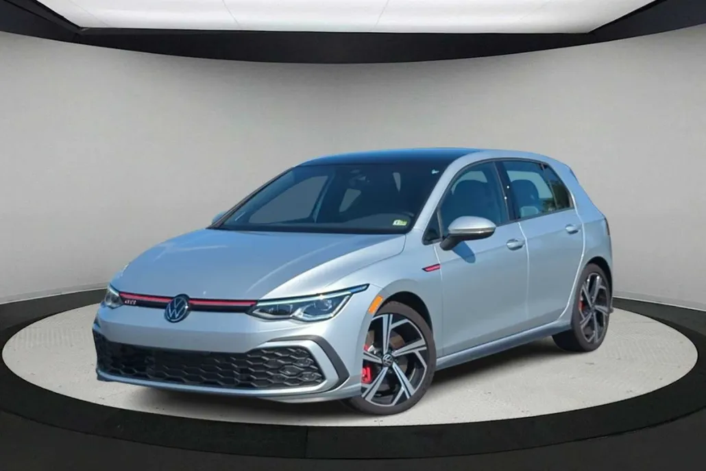 2024 Volkswagen Golf GTI SE photo 1