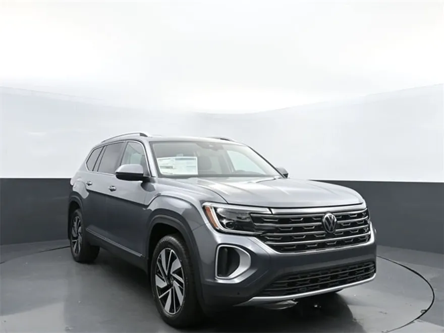 2025 Volkswagen Atlas SEL photo 1