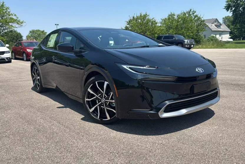 2025 Toyota Prius Plug-in Hybrid XSE Premium photo 1
