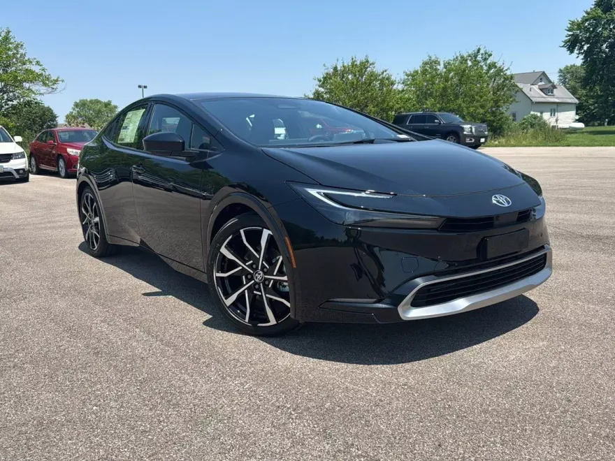 2025 Toyota Prius Plug-in Hybrid XSE Premium photo 1