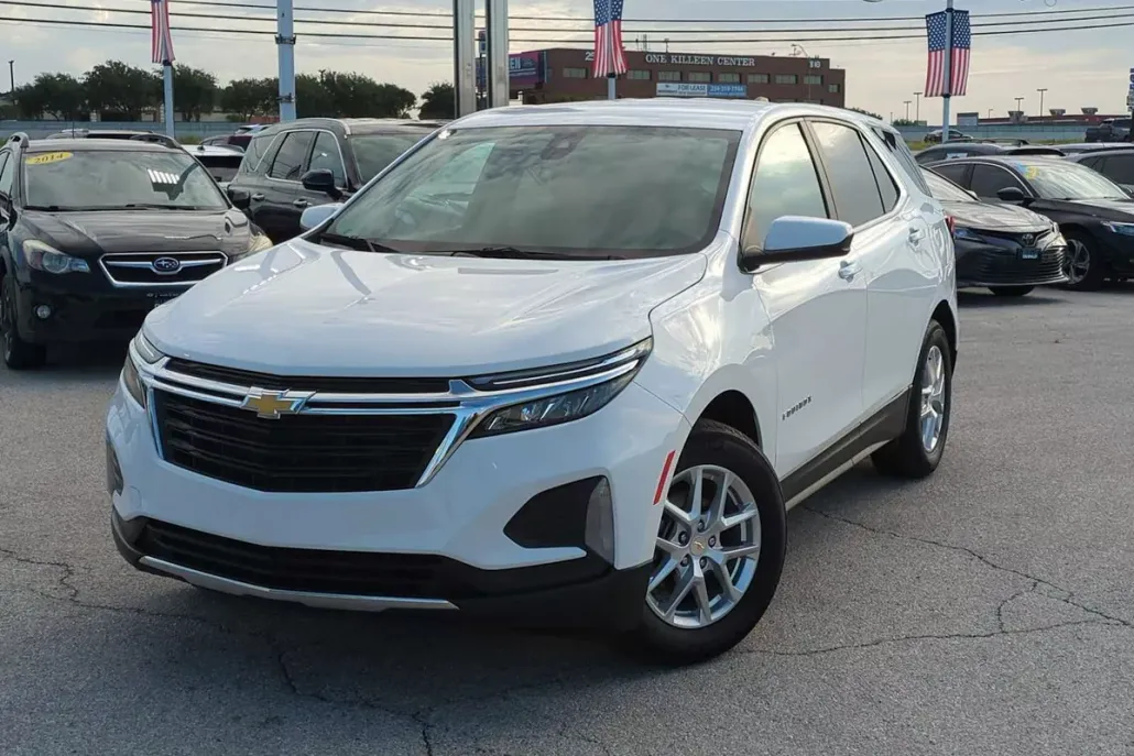 2023 Chevrolet Equinox LT photo 1