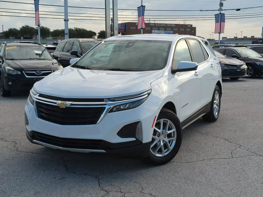 2023 Chevrolet Equinox LT photo 1