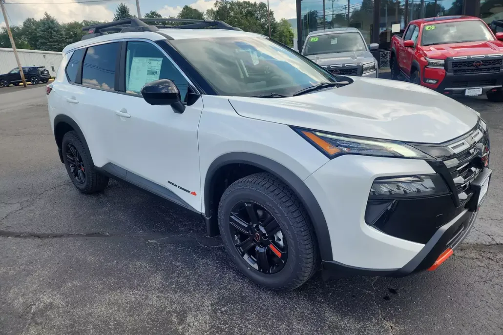 2026 Nissan Rogue SV photo 1