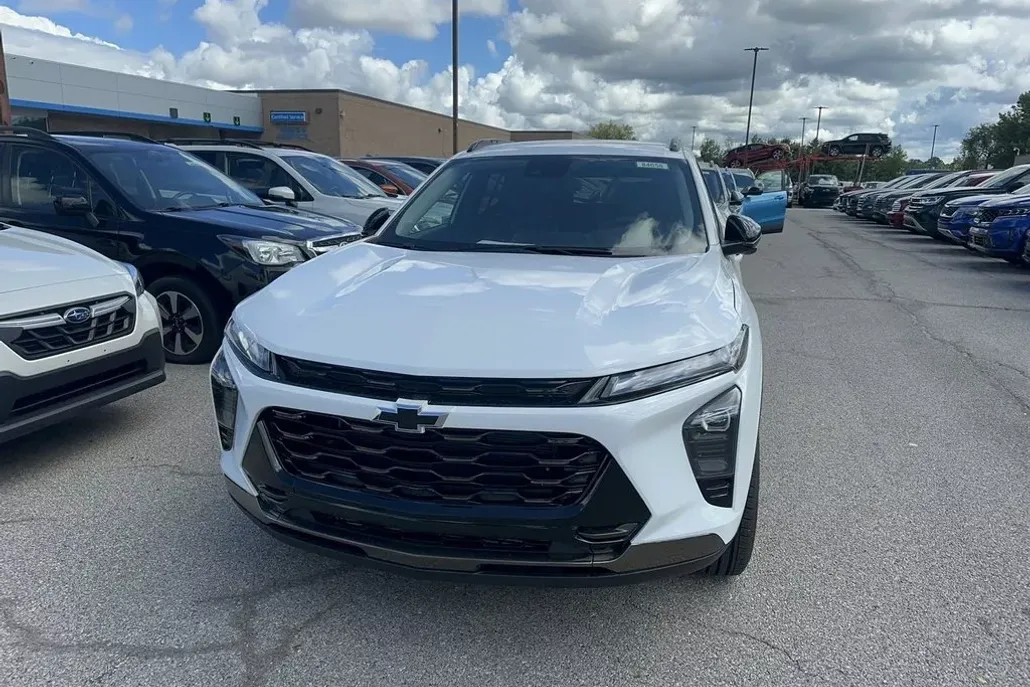 2025 Chevrolet Trax ACTIV photo 1