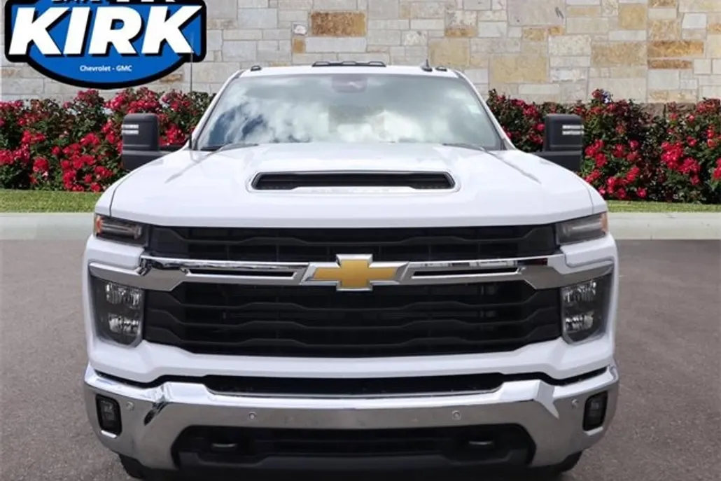 2025 Chevrolet Silverado 2500HD LT photo 1