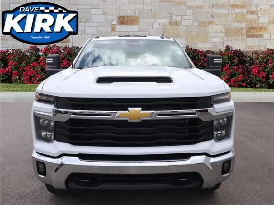 2025 Chevrolet Silverado 2500HD LT photo 1