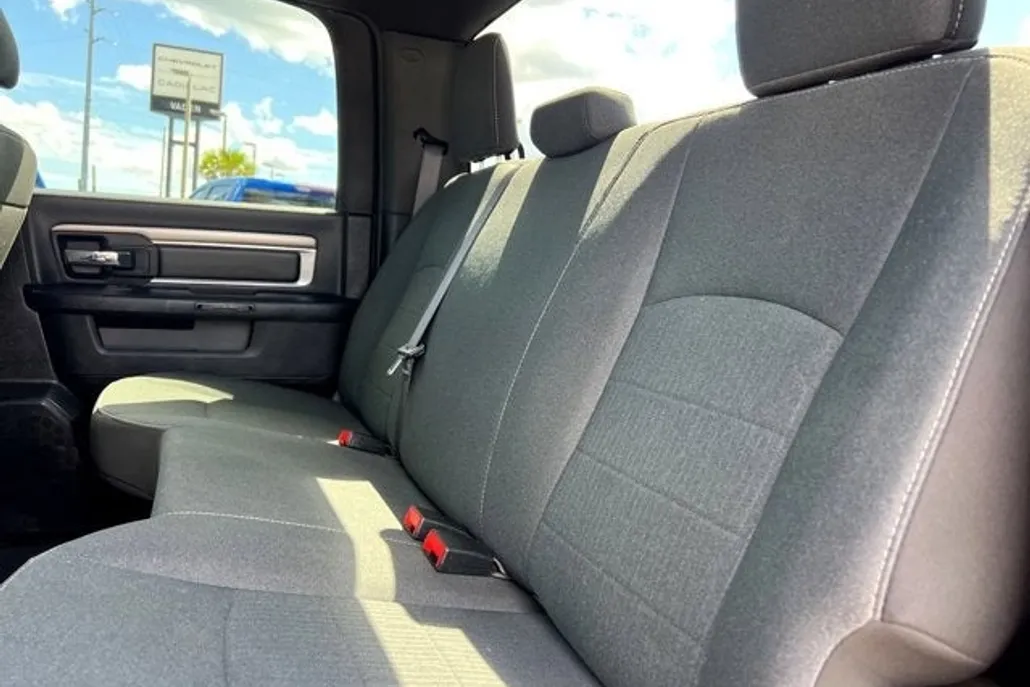 2024 Ram 1500 Classic Warlock photo 1