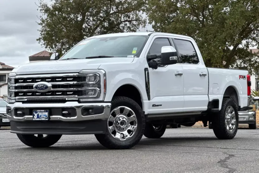 2024 Ford F-250 Lariat photo 1