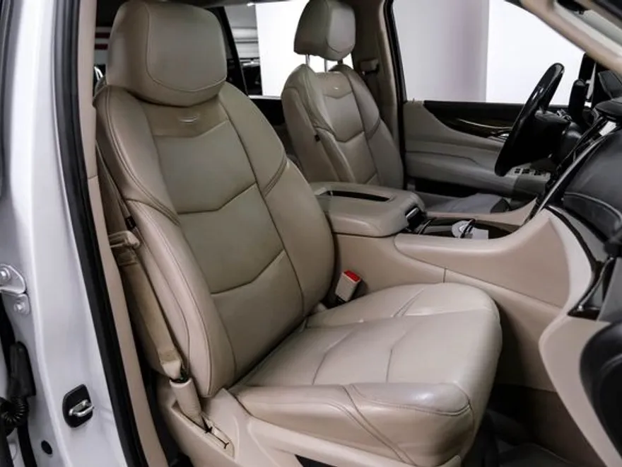 2019 Cadillac Escalade ESV Luxury photo 41