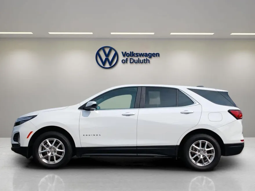 2024 Chevrolet Equinox LT photo 1