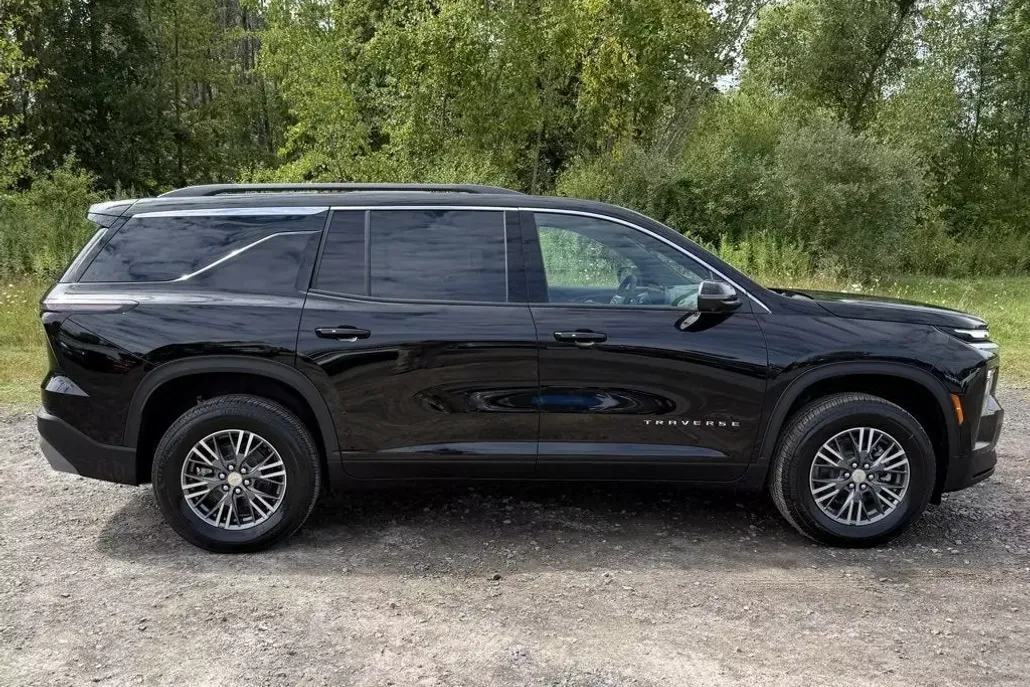 2026 Chevrolet Traverse photo 1