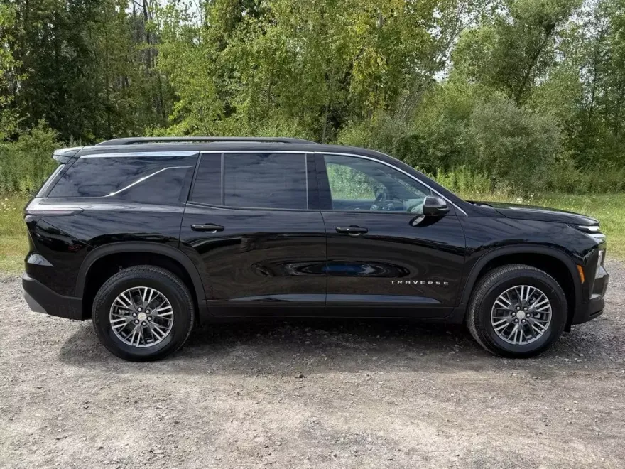 2026 Chevrolet Traverse photo 1