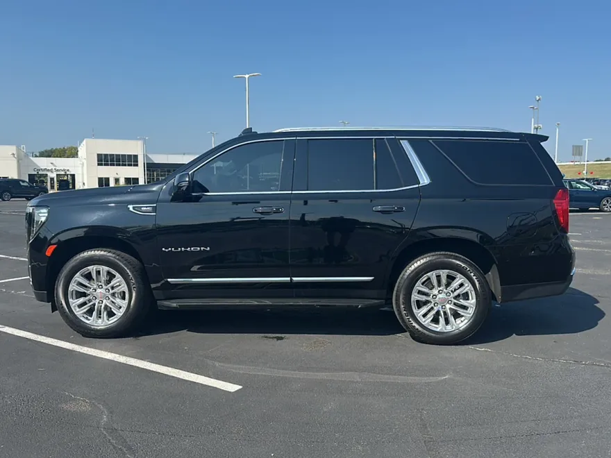 2023 Gmc Yukon SLT photo 1