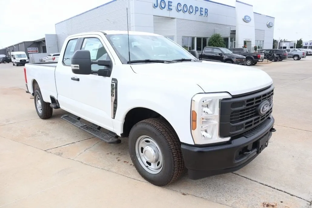 2025 Ford F-350 XL photo 1