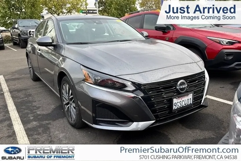 2023 Nissan Altima 2.5 SV photo 1