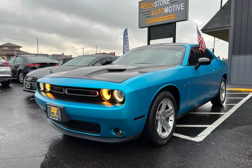 2015 Dodge Challenger R/T photo 1