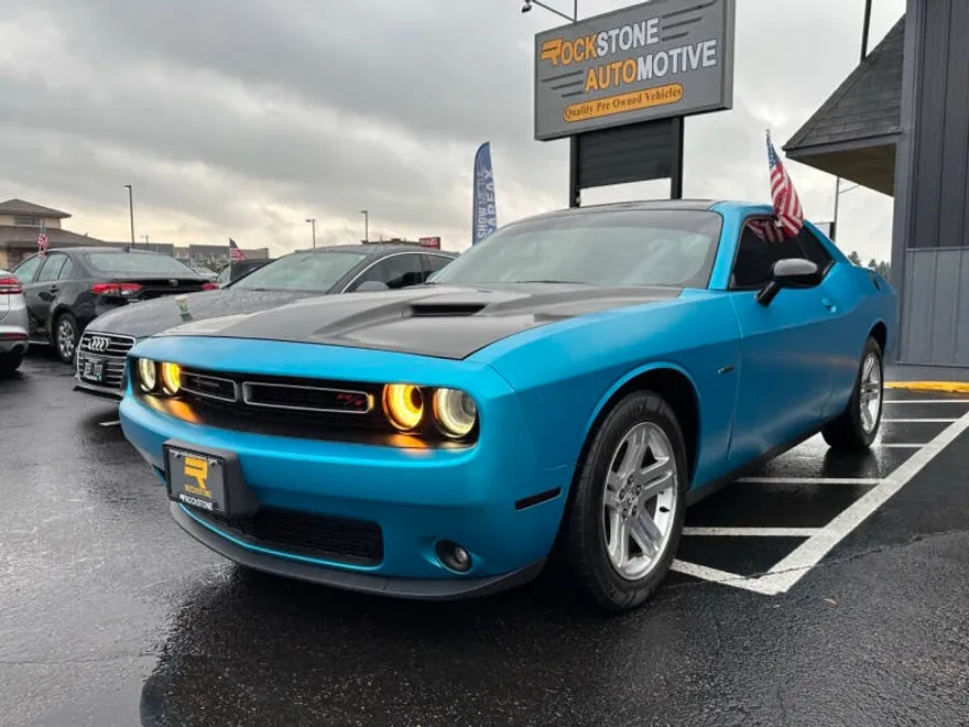 2015 Dodge Challenger R/T photo 1