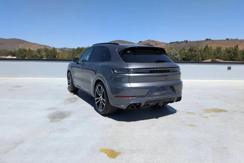 2025 Porsche Cayenne GTS photo 1