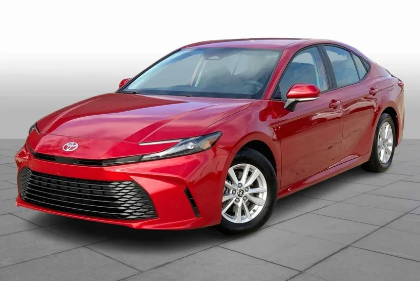 2025 Toyota Camry LE photo 1