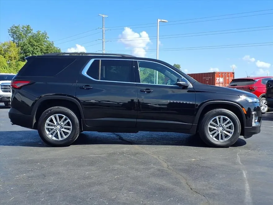 2023 Chevrolet Traverse Cloth photo 1