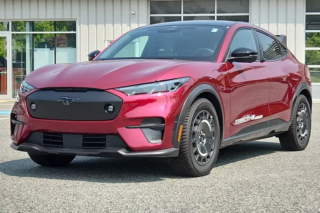 2025 Ford Mustang Mach-E GT photo 1