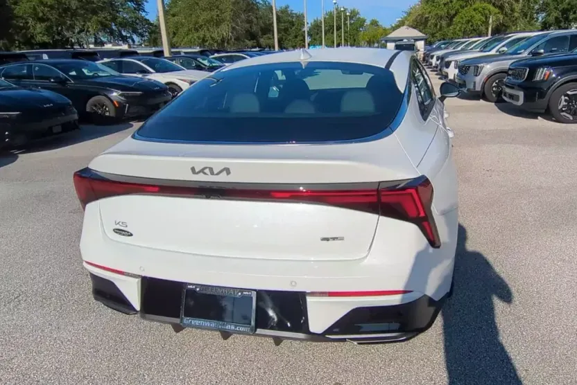 2026 Kia K5 GT-Line photo 1