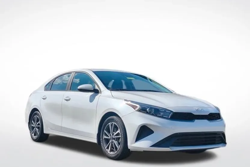 2022 Kia Forte LXS photo 1