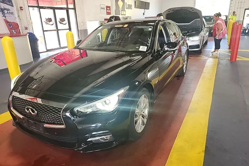 2016 Infiniti Q50 Premium photo 1