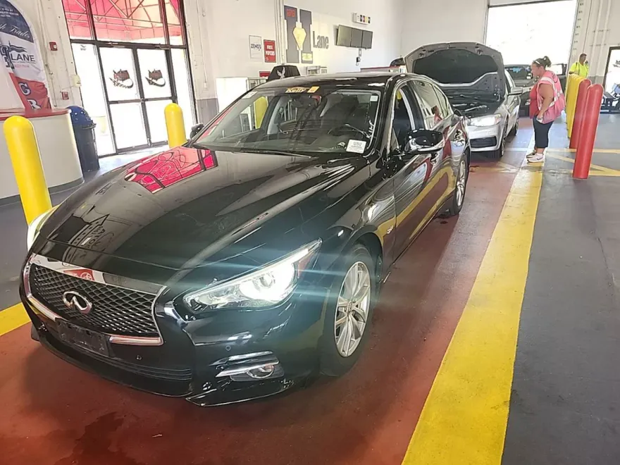 2016 Infiniti Q50 Premium photo 1