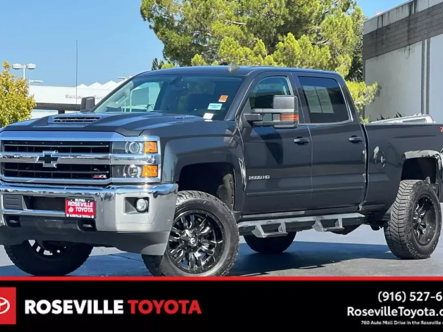2018 Chevrolet Silverado 2500HD LT photo 1