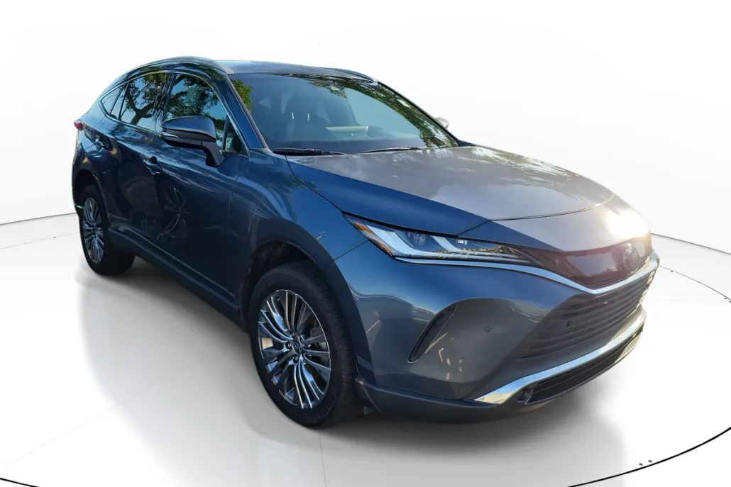 2022 Toyota Venza XLE photo 1