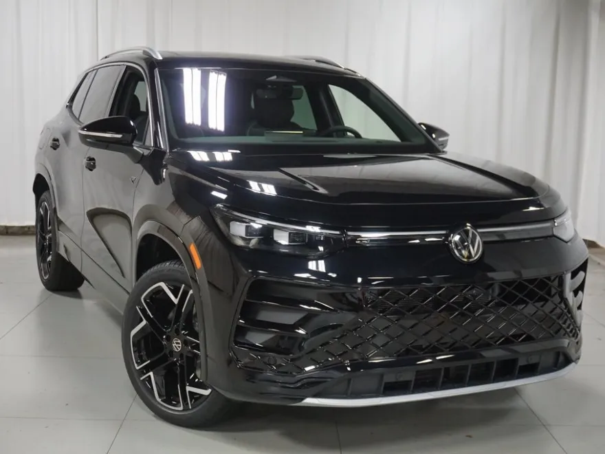 2025 Volkswagen Tiguan SEL R-Line Black photo 1