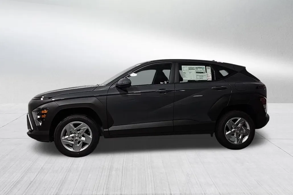 2026 Hyundai Kona SE photo 1